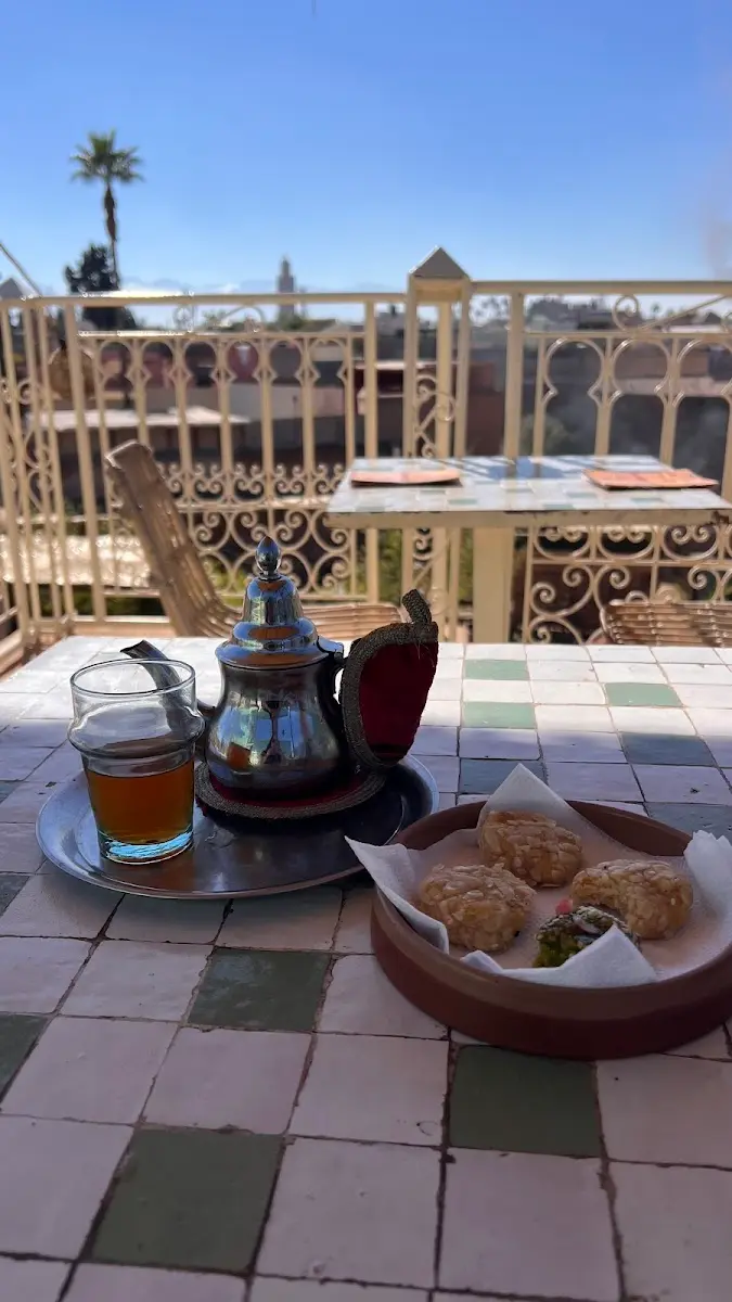 Tea and msemen