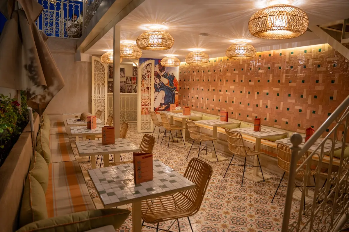Interior dining room and lanterns